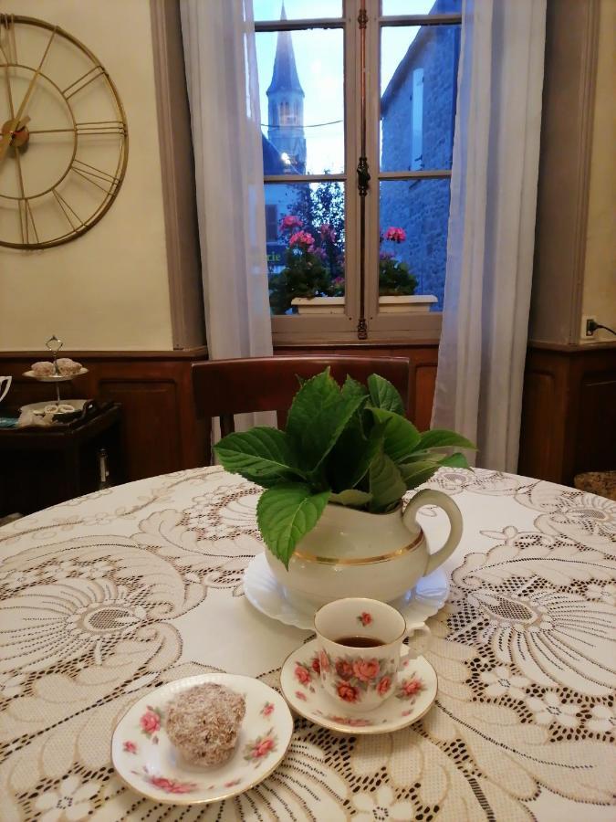 La Petite Maison Des Artiste Villa Saint-Sulpice-les-Feuilles Екстериор снимка